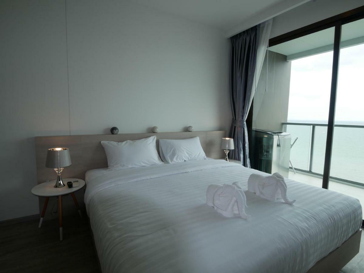 Aeras - The Ultimate Beachfront Experience Csomtien-part Kültér fotó