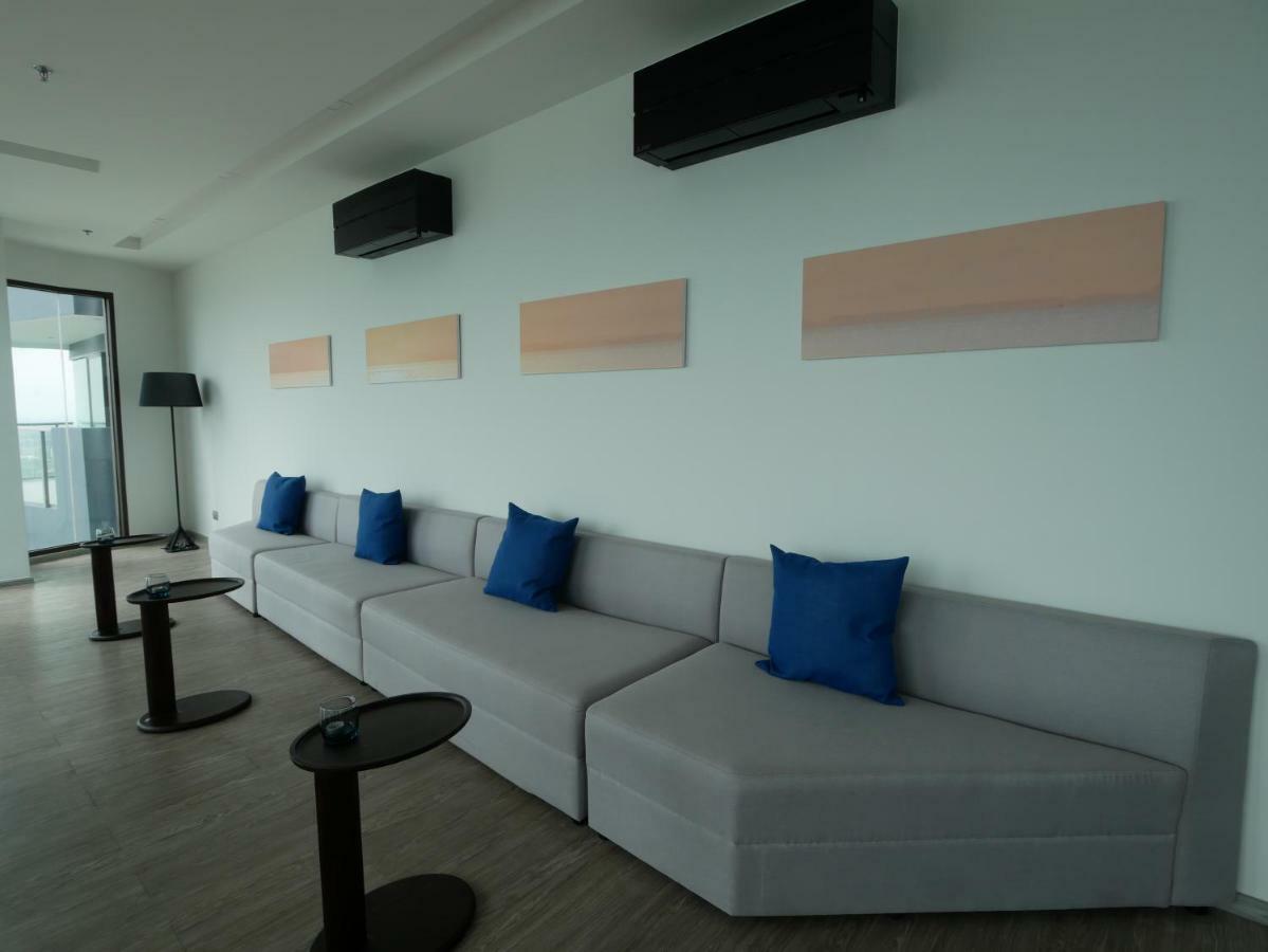 Aeras - The Ultimate Beachfront Experience Csomtien-part Kültér fotó