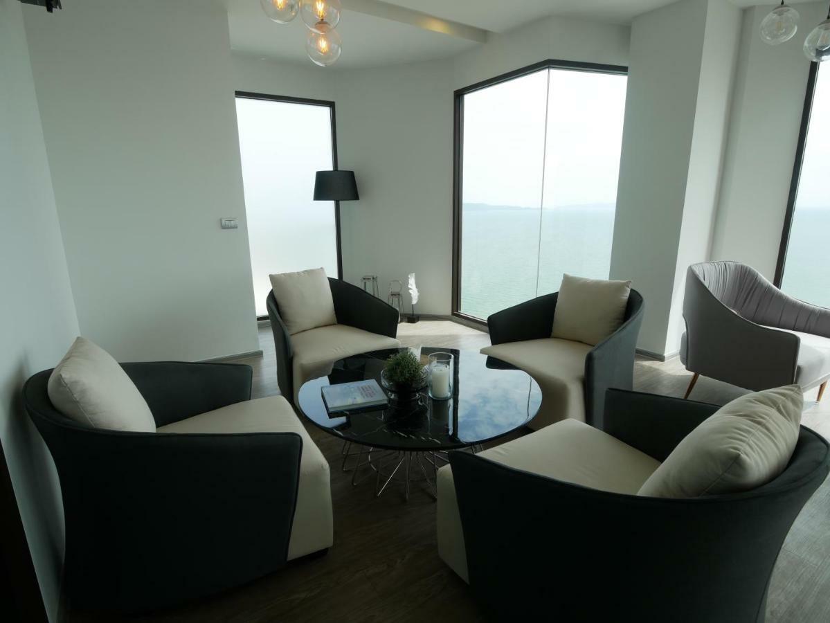 Aeras - The Ultimate Beachfront Experience Csomtien-part Kültér fotó