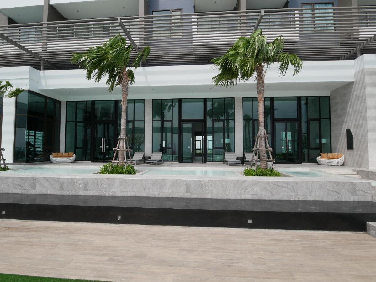Aeras - The Ultimate Beachfront Experience Csomtien-part Kültér fotó